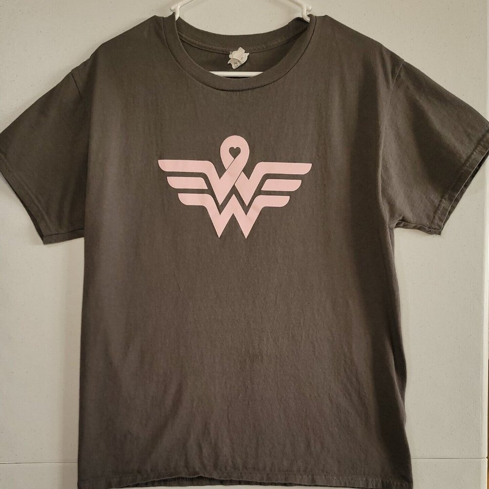 Women's Breast Cancer Awareness Wonder Woman Logo T-shirt Size Med. Gray Pink